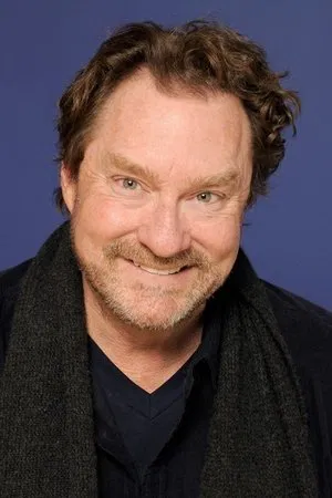 Стивен Рут в роли Уайк Кроуфорд